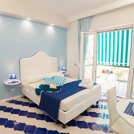 Marilisa Holidays マイオーリ