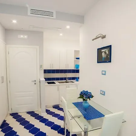 Marilisa Holidays マイオーリ