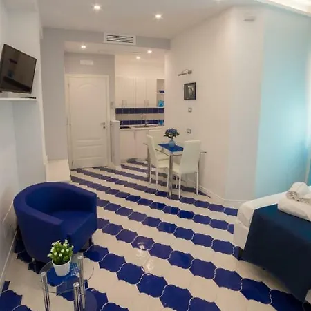 Marilisa Holidays ゲストハウス 3*